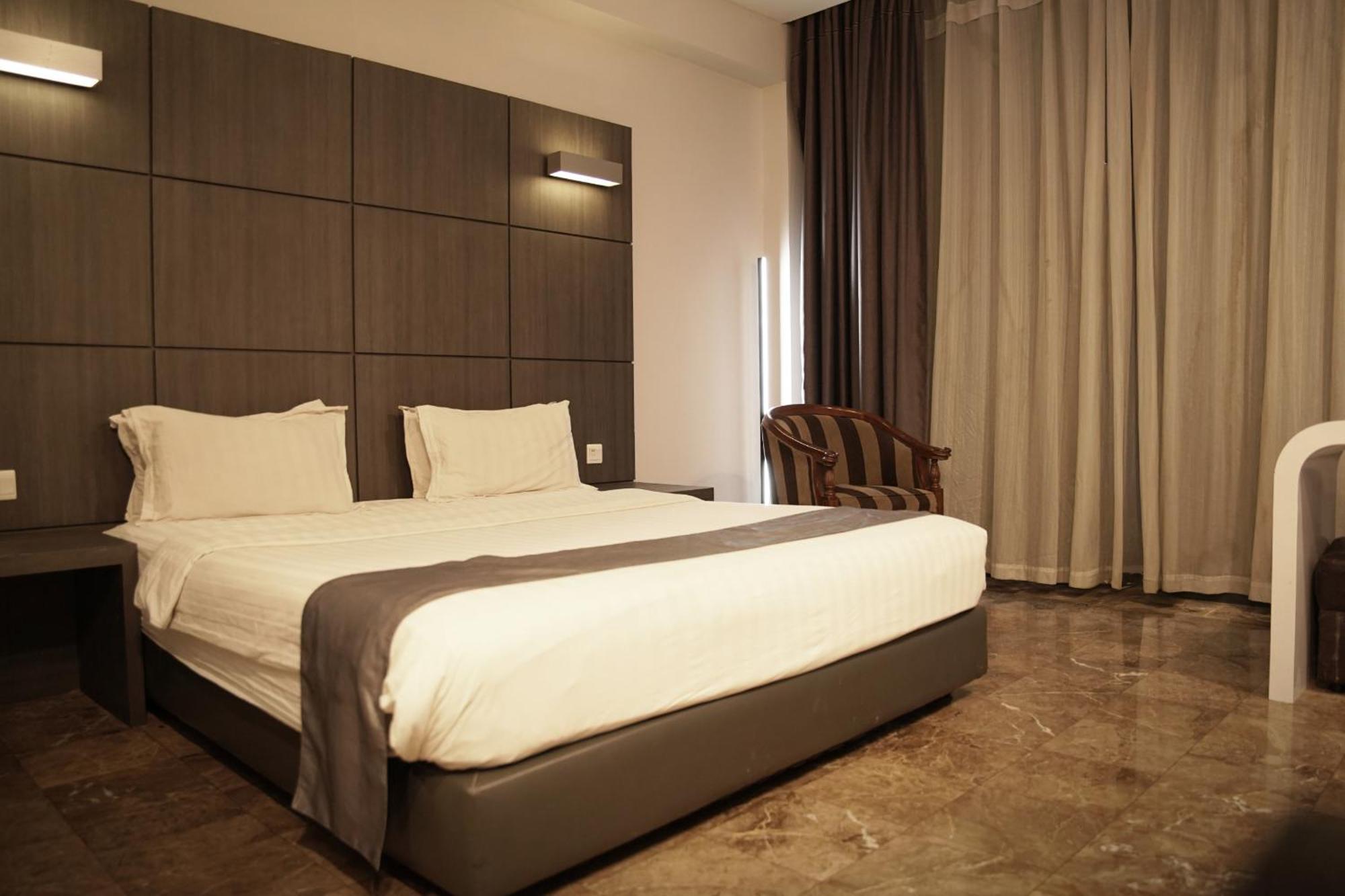 Dreamtel 3*