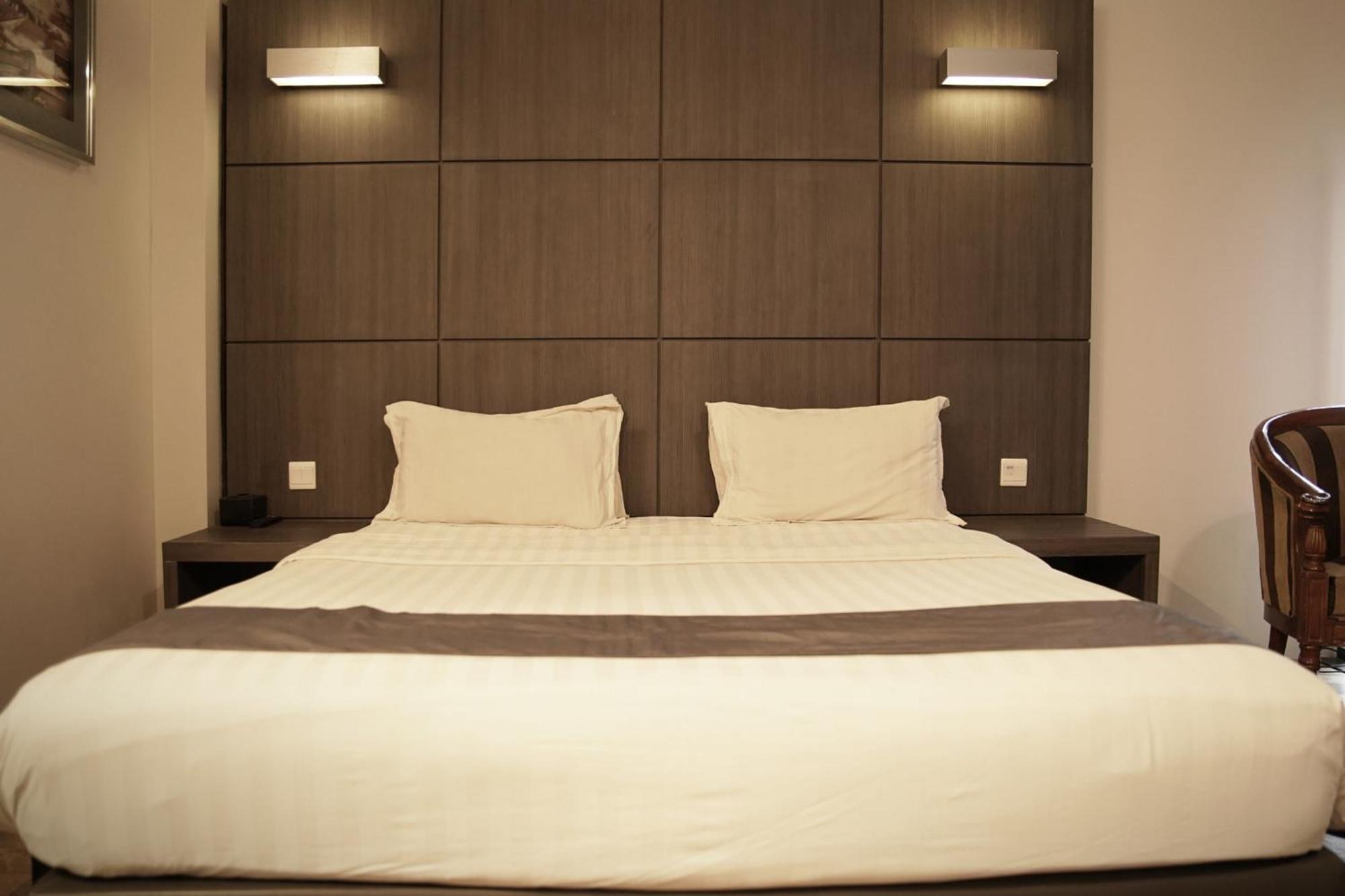 Dreamtel Hotel